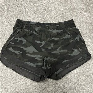 Athleta Mesh Racer Run Shorts 4” Camouflage